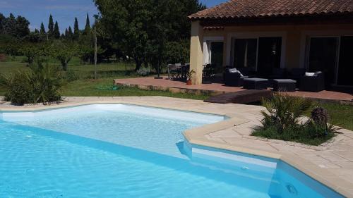 Arles Villa | Villa "La Crau"