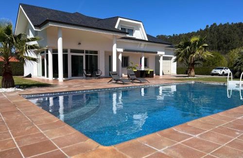 Parbayon Villa | Villa LA PERLA con piscina privada