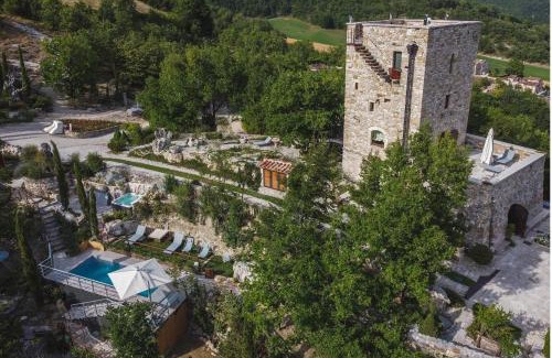 Montefortino Villa | Villa la Rocca by Mmega