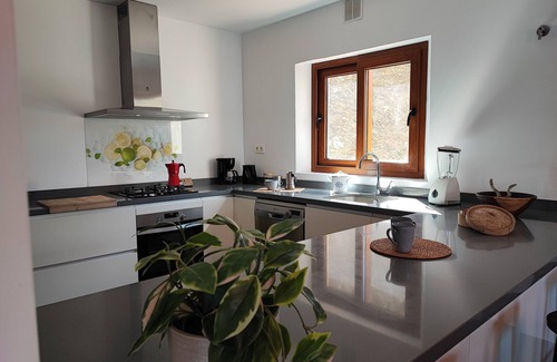 Cutar Villa | Villa Las Adelfas with beautiful view ,HEATED POOL, 6 Pers, WIFI,BBQ,terraces