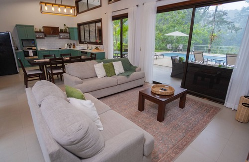 La Fortuna House | Villa Laurel: Located on a livestock farm on the foothills of Arenal Volcano