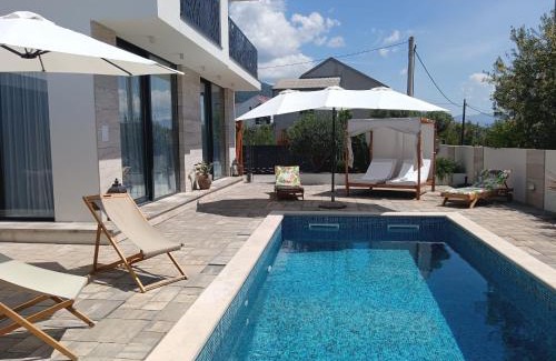 Kastel Stari Villa | Villa Lauvi