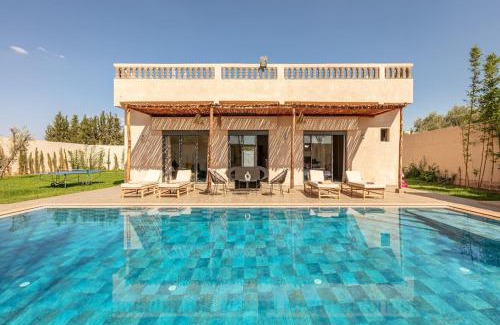 Chwiter Villa | Villa Leila,piscine , grand jardin, jeux , cuisinière
