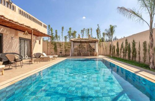 Chwiter Villa | Villa Leila,piscine , grand jardin, jeux , cuisinière