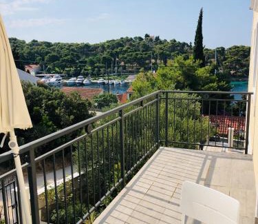 Maslinica Apartment | Villa Lemony