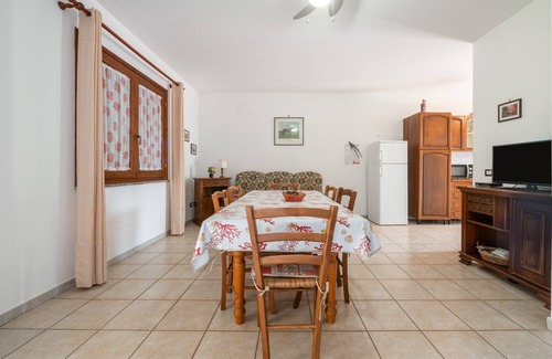 Porto Pino Villa | Villa 'Leo' with Private Terrace, Private Garden and Air Conditioning