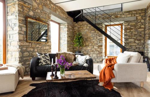 Serole House | Villa Leonetti B&B - Restored Stone Villa - UNESCO Langhe Region