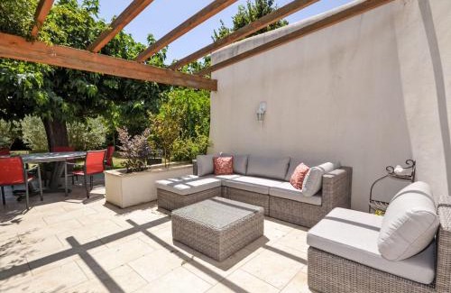 Morieres-les-Avignon Villa | Villa Les Angevines by Interhome
