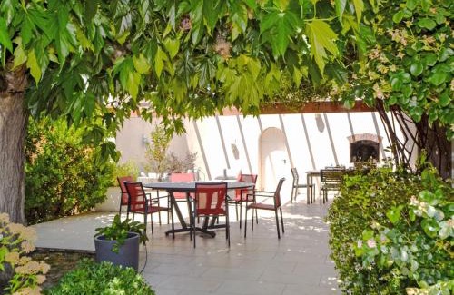 Morieres-les-Avignon Villa | Villa Les Angevines by Interhome