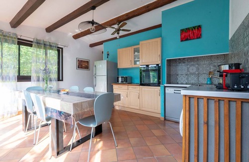 Saint-Bres Villa | Villa Les Cigales – Holiday home in the Cévennes with fenced pool and lush garden