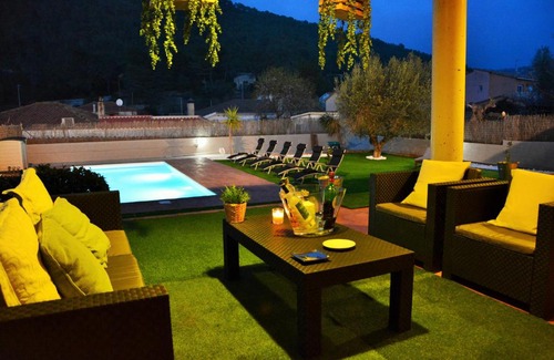 Canyelles Villa | Villa Lia 10 Minutes Drive Sitges Very confortable AC Pool XL Garden Sunny oriented