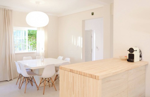 Charneca de Caparica e Sobreda Villa | Villa Libra: 5 Bedrooms, Pool, 5min Golf&10min Beach - Your Costa Caparica Oasis