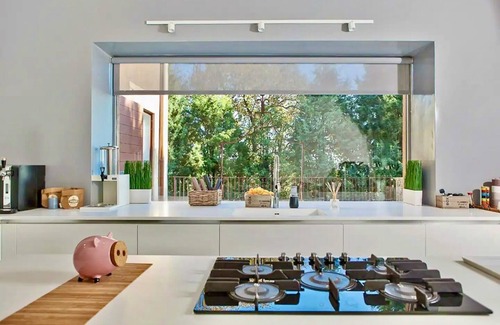 Viagrande Villa | VILLA LIMPIA - Four Bedroom Villa, Sleeps 8
