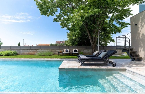 Novigrad Villa | Villa Lipa Tree by Villas Guide