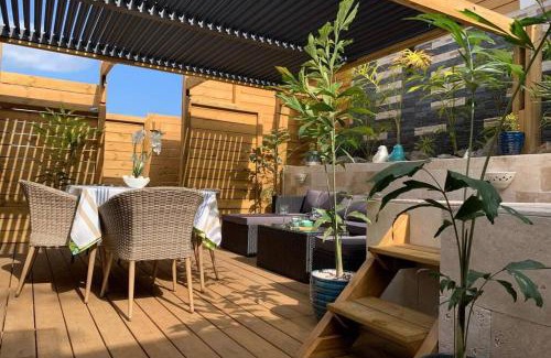 Etang Sale Les Bains House | VILLA LORET