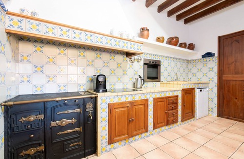 Palma de Mallorca Villa | Villa 'Los Abilios' with Private Pool, Wi-Fi and Air Conditioning