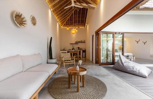 Cemagi Villa | Villa Lumahi Dua, Luxury 1BR Private Villa with Pool, Walking distance to Seseh Beach