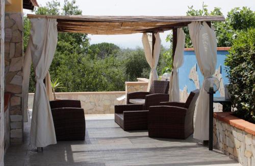 Isola House | Villa Lumari