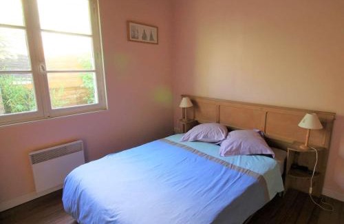 Claouey Villa | Villa lumineuse à 300m de la plage, 5min de l'océan en vélo, jardin et terrasse, proche commerces - FR-1-736-1