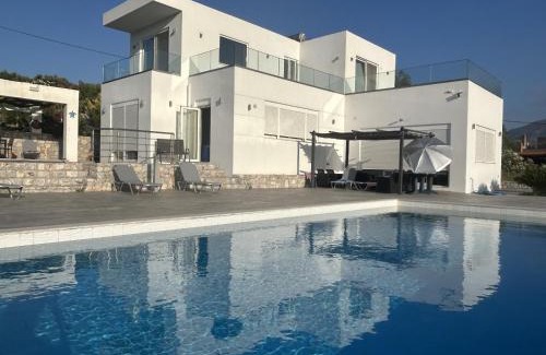 Filaki Villa | Villa Maïa