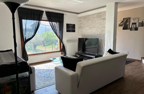 Santa Maria Imbaro House | Villa MA-YA