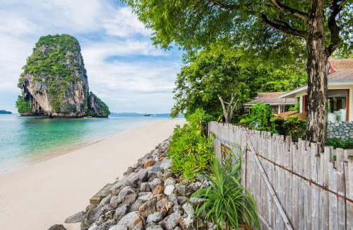 Krabi Resort | Villa Macaque and Villa Languor