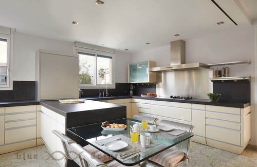 Passeig Maritim Villa | Villa Madonna Impressive maritime villa with private pool & garden from the center of Sitges