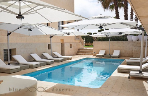 Passeig Maritim Villa | Villa Madonna Impressive maritime villa with private pool & garden from the center of Sitges