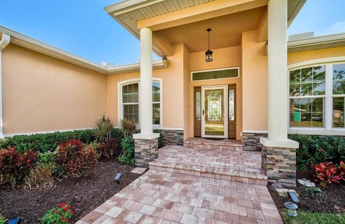 Whitfield House | Villa Magellan II