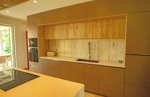 Terre-de-Haut Villa | Villa Maison Blanche, 5 bedrooms with swimming pool in a large wooded park