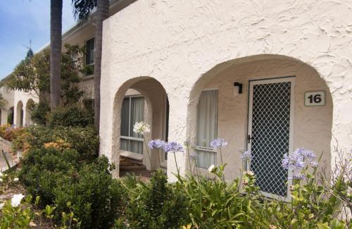 Boomerang Beach Villa | Villa Manyana - Coastal Getaway - Blueys Beach