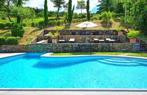 Pieve di Chio Villa | Villa Margherita by PosarelliVillas