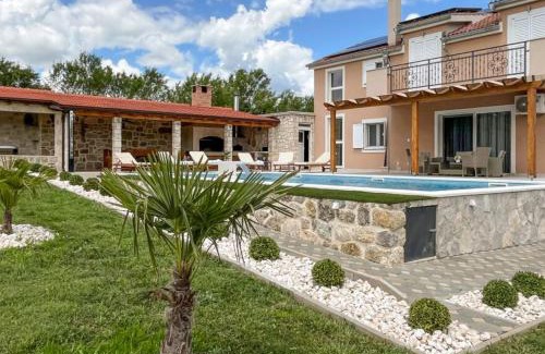Ruzic Villa | Villa Maria with Outdoor Pool