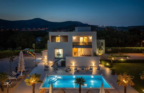 Dugopolje Villa | Villa Marijeta exclusive 5 star villa with 50sqm heated pool, 6 bedrooms and playroom