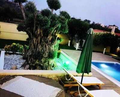 Filerimos Villa | Villa MATA - 600m² with Private Pool and Jacuzzi