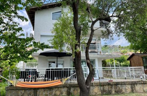 Fish Fish Villa | Villa MAXIMILIYAN