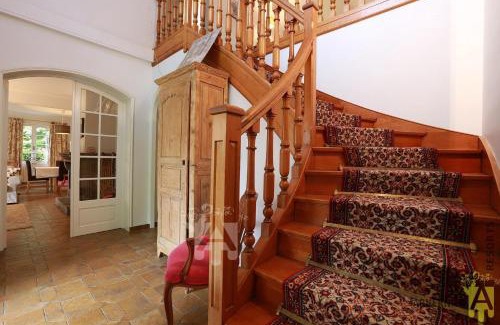 Besse-en-Chandesse House | Villa Mayabell