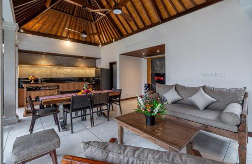 Laksmana Villa | Villa MD 2 Stylish 3 BR w/Sunny Pool at Prime Eat Street
