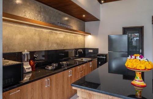 Laksmana Villa | Villa MD 2 Stylish 3 BR w/Sunny Pool at Prime Eat Street