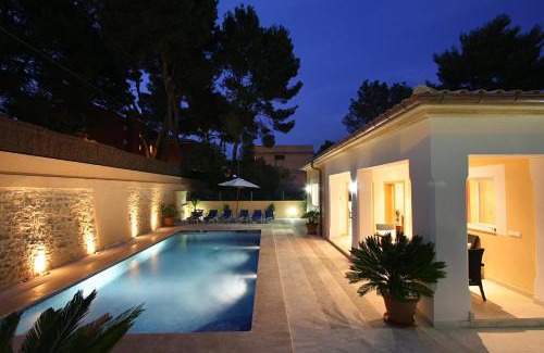 Cala San Vicente Villa | Villa Medina
