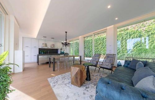 Padenghe sul Garda Villa | VILLA MICHELLE Amazing view Pool Beach front