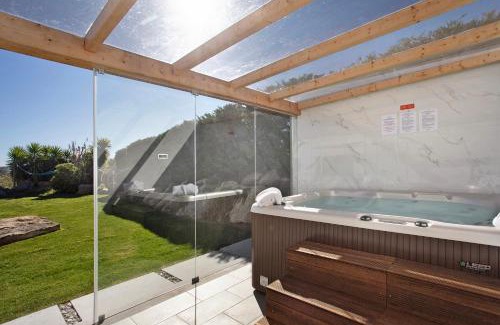 Caldas da Rainha Villa | Villa Mila Piscina e Jacuzzi