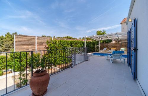 Cove Makarac (Milna) Villa | Villa Milna Bay, heated pool, 8 persons