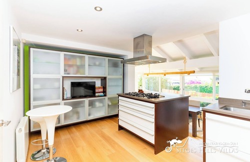 Vallpineda Villa | Villa Miramar with Sea View 20 mins walk to Beach