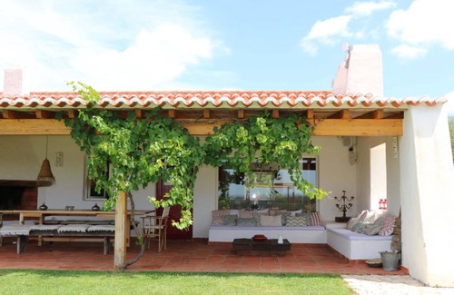 Santiago do Cacem Villa | Villa 'Monte Da Casa Nova' with Private Pool, Wi-Fi and Air Conditioning