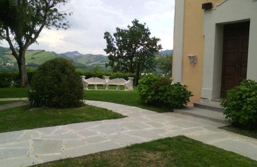 Imola House | Villa Montrona RR
