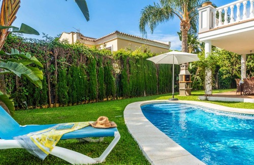 Calahonda Villa | Villa Moongate