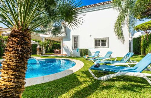 Calahonda Villa | Villa Moongate