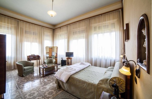 Mologno Hotel | Villa Moorings
