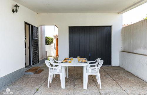 Torres Vedras House | Villa Mosca - 4 Bedrooms & BBQ, Santa Cruz